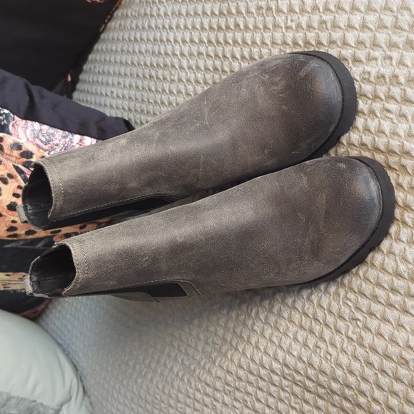 SOREL Joan Uptown Leather Chelsea Boots - Picture 6 of 13